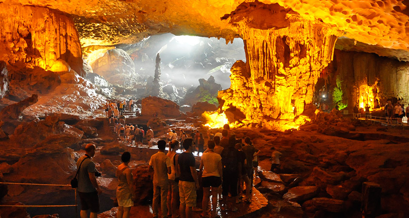Thien Cung Cave