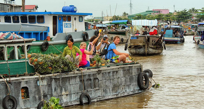 Cai Be floating market