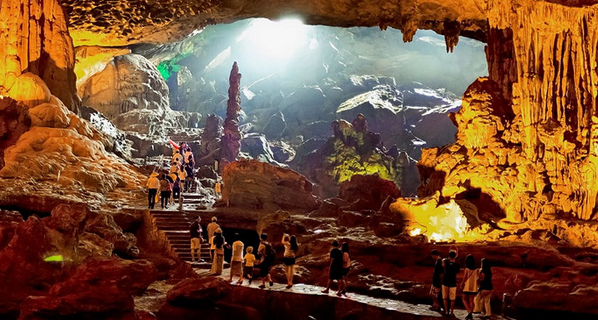 Sung Sot Cave