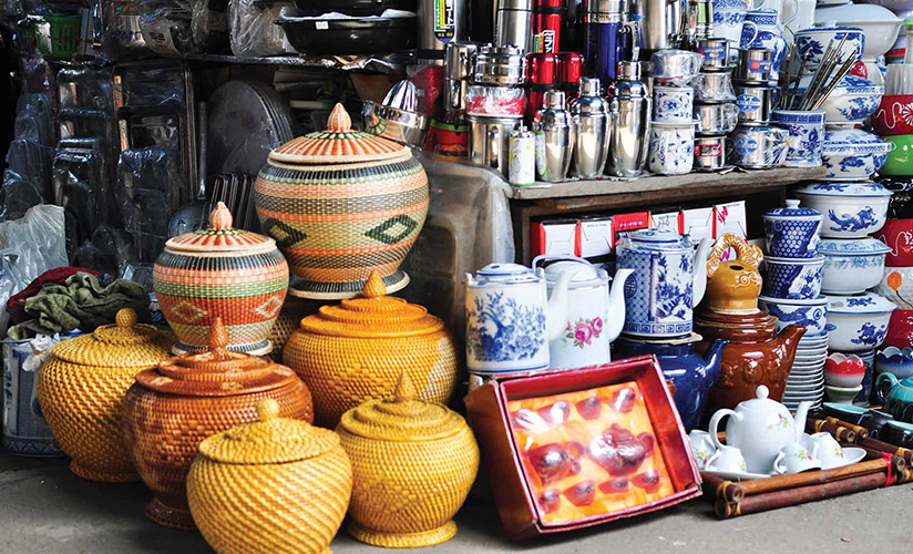 Upon arrival in Hue, you can wander around Dong Ba market 