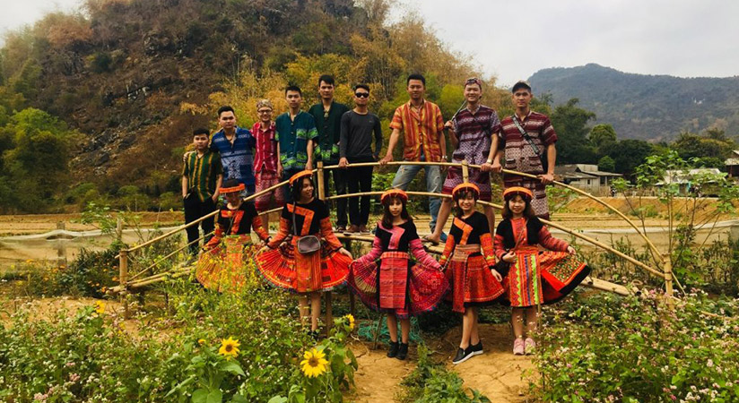 Coming here, you can rent some costume of Hmong minority people and checkin