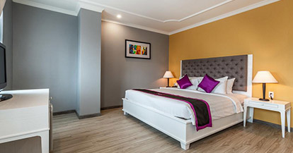  Queen Room