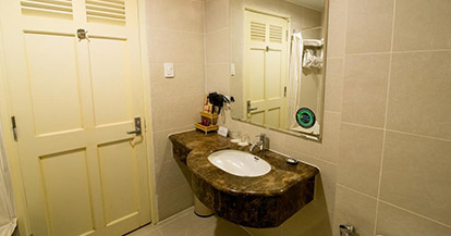  Deluxe Room with Lake View