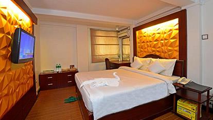 Clover Hotel Yangon