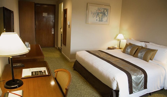 Summit Parkview Hotel