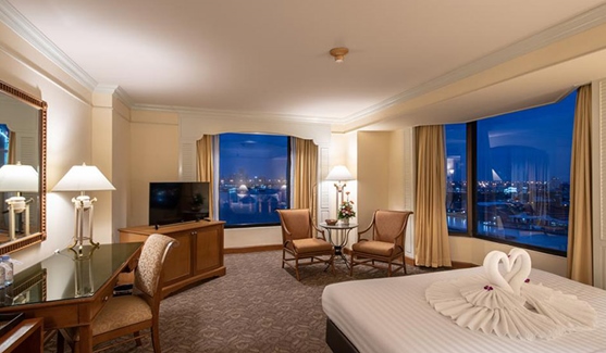 Montien Riverside Hotel