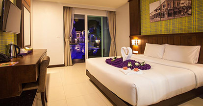  Deluxe Double Room with Pool Access