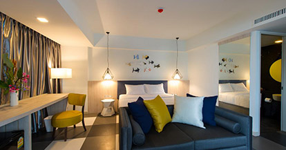  Corner Suite with Pool View