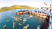 Cruise-in-Nha-Trang-Bay-on-Emperor-Junk-1-day-07
