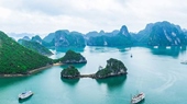 Kayak-in-Halong-Bay-3-Days-2-Nights-03