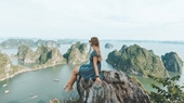 Visit-of-Halong-Bay-by-Seaplane-Hai-Au-2-days-1-night-08