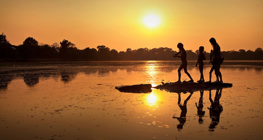 Sunset on Srah Sranng lake