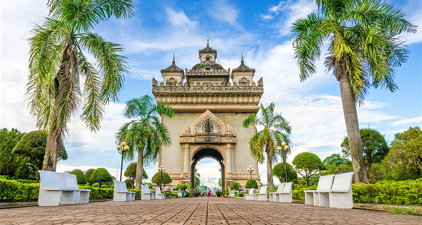That Luang relects Laotian''s traditional architecture